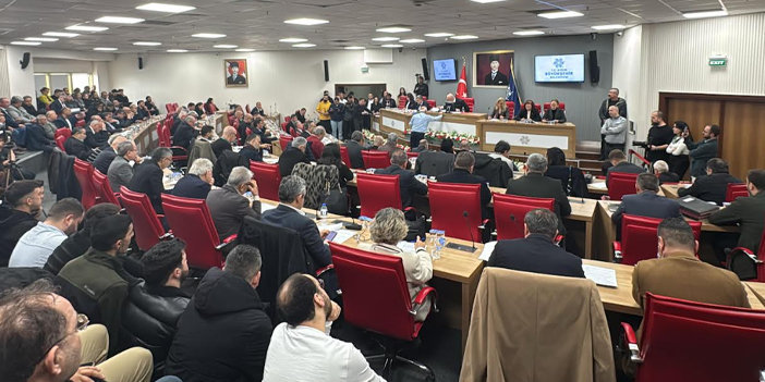 Özlem Çerçioğlu’nun Büyükşehir Yönetiminde: CHP’li İlçe Belediyelerinde Hizmet Yetersizliği