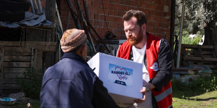 BAŞKAN YETİŞKİN’İN KARDEŞ ELİ  RAMAZAN’IN BEREKETİNİ HANELERE TAŞIYOR