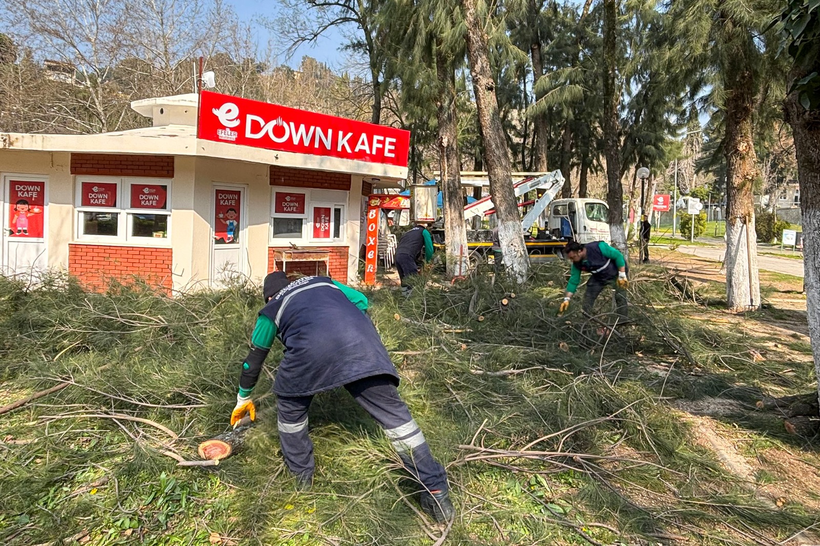 PINARBAŞI MESİRE ALANI YENİLENEN YÜZÜYLE MİSAFİRLERİNİ BEKLİYOR