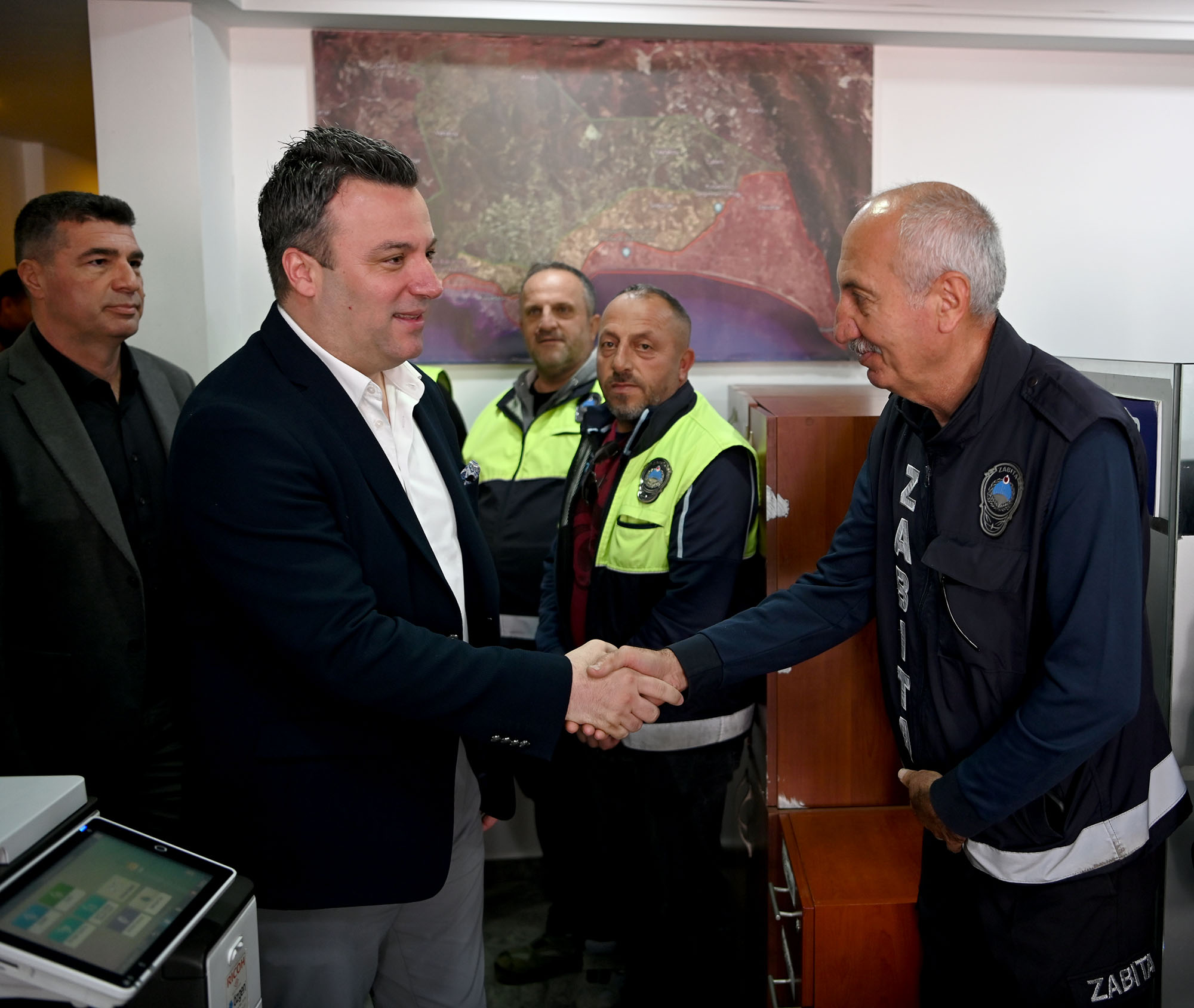 BAŞKAN VEKİLİ TAHSİN DEMİRTAŞ GÜNE ZABITA PERSONELİNİ ZİYARET EDEREK BAŞLADI