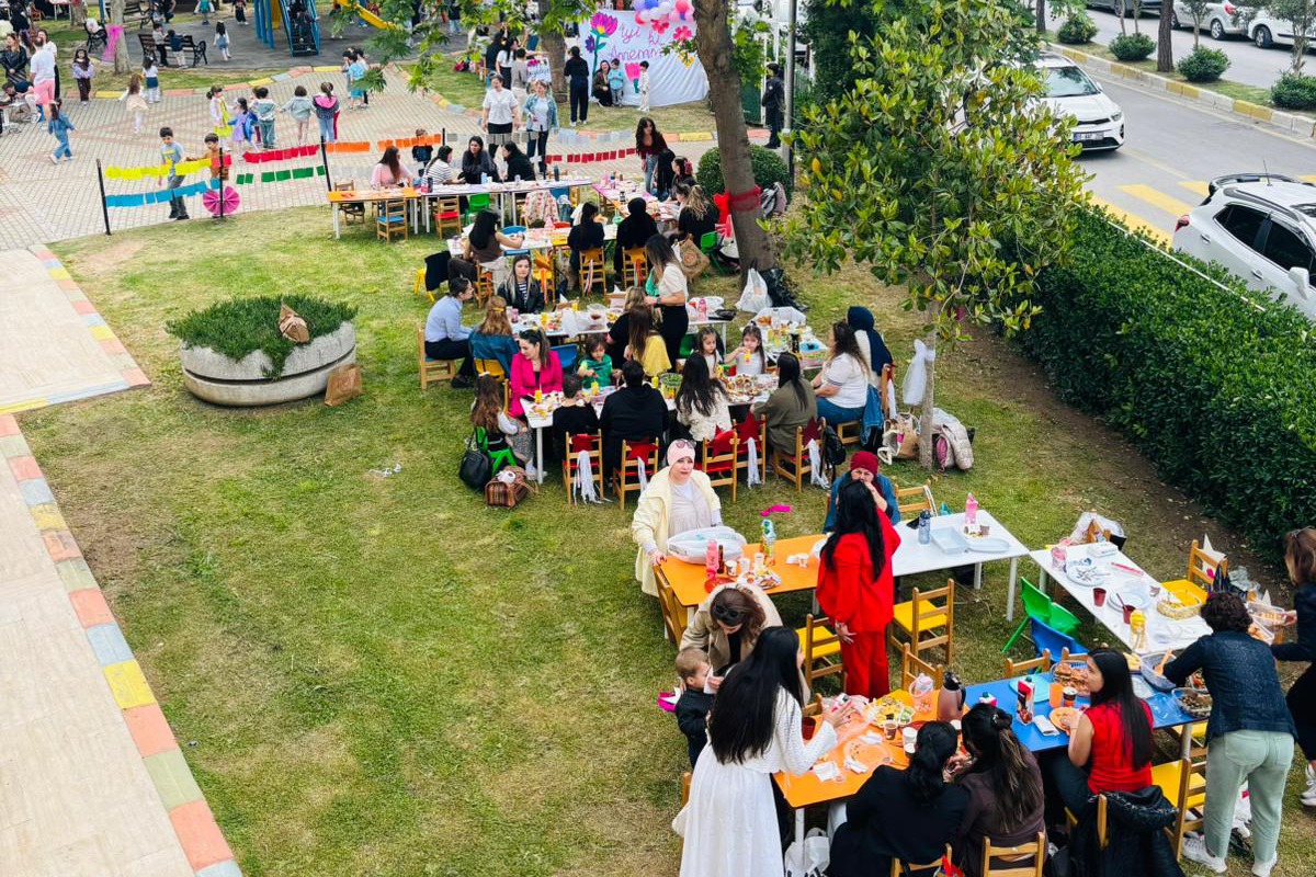 EFELER BELEDİYESİ’NİN MİNİKLERİ ANNELER GÜNÜ’NÜ KUTLADI