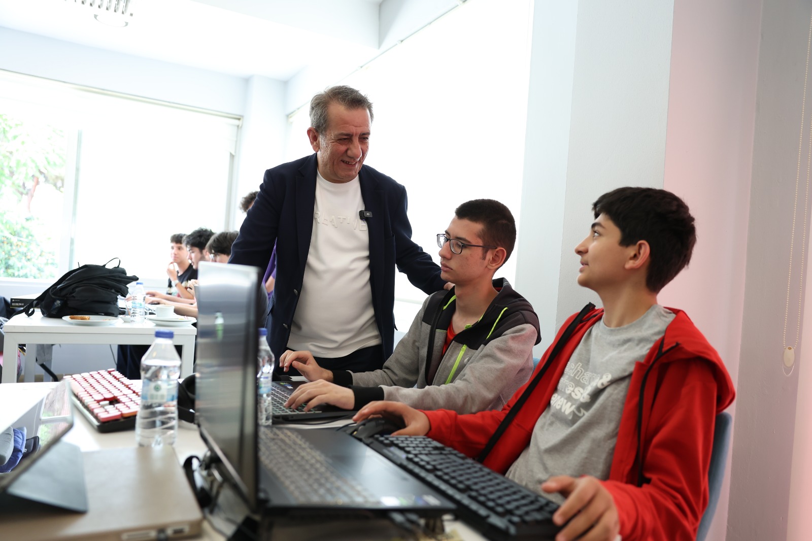 EFELER’DE TEKNOLOJİ RÜZGARI