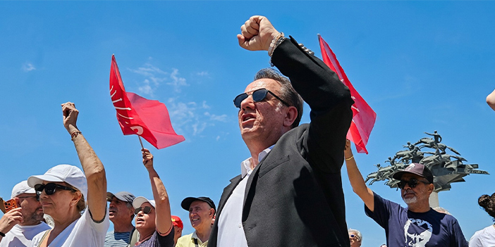 BAŞKAN YETİŞKİN, CHP GENEL BAŞKANI ÖZGÜR ÖZEL’İN İZMİR PROGRAMINDA YANINDA OLDU