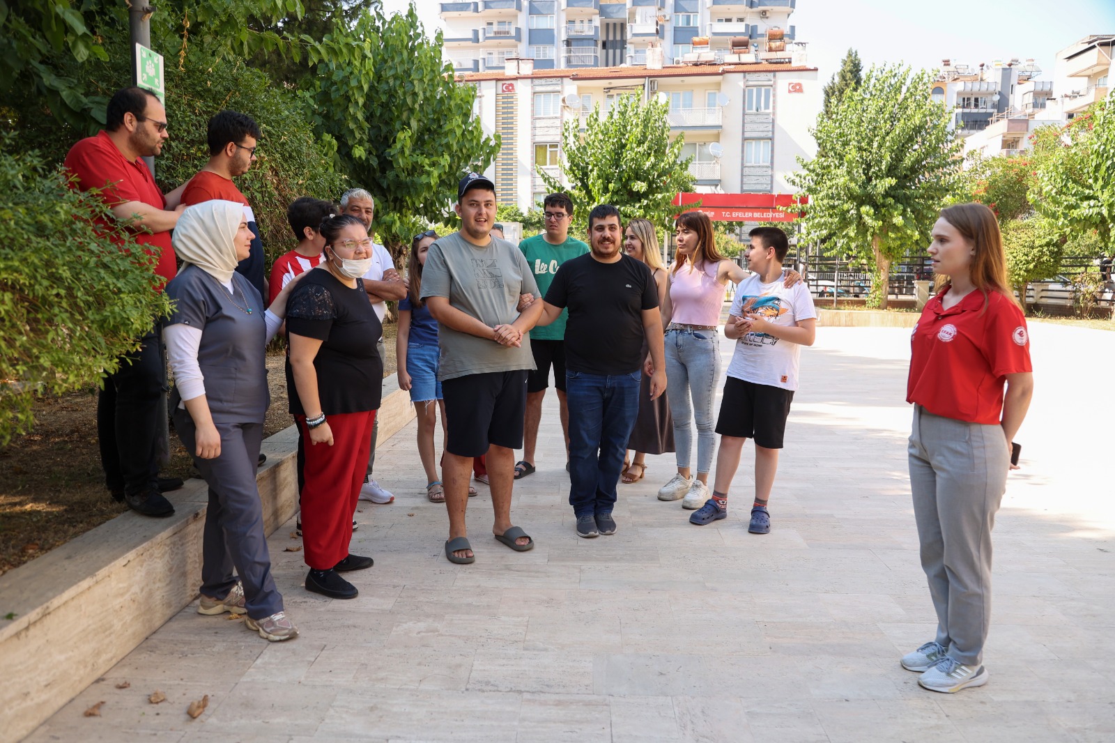EFAK’TAN OTİZM YAŞAM MERKEZİ’NDE HAYAT KURTARAN TATBİKAT