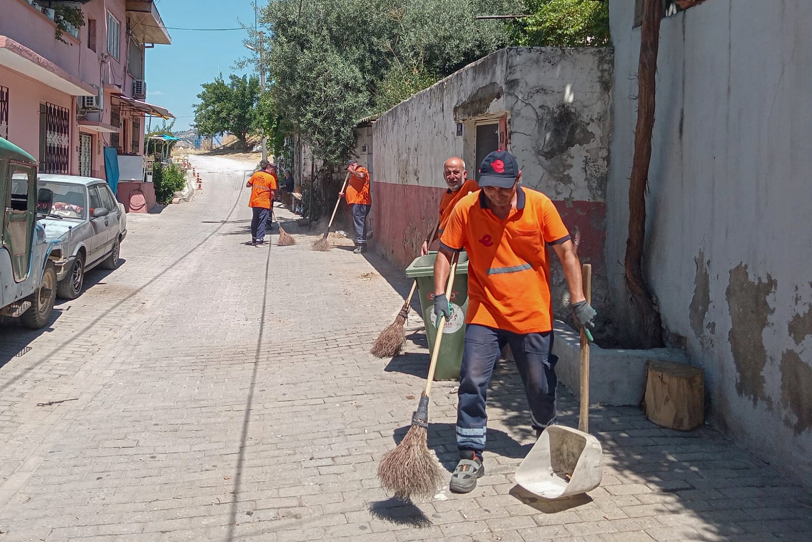 EFELER BELEDİYESİ ÇALIŞIYOR MAHALLELER PIRIL PIRIL OLUYOR