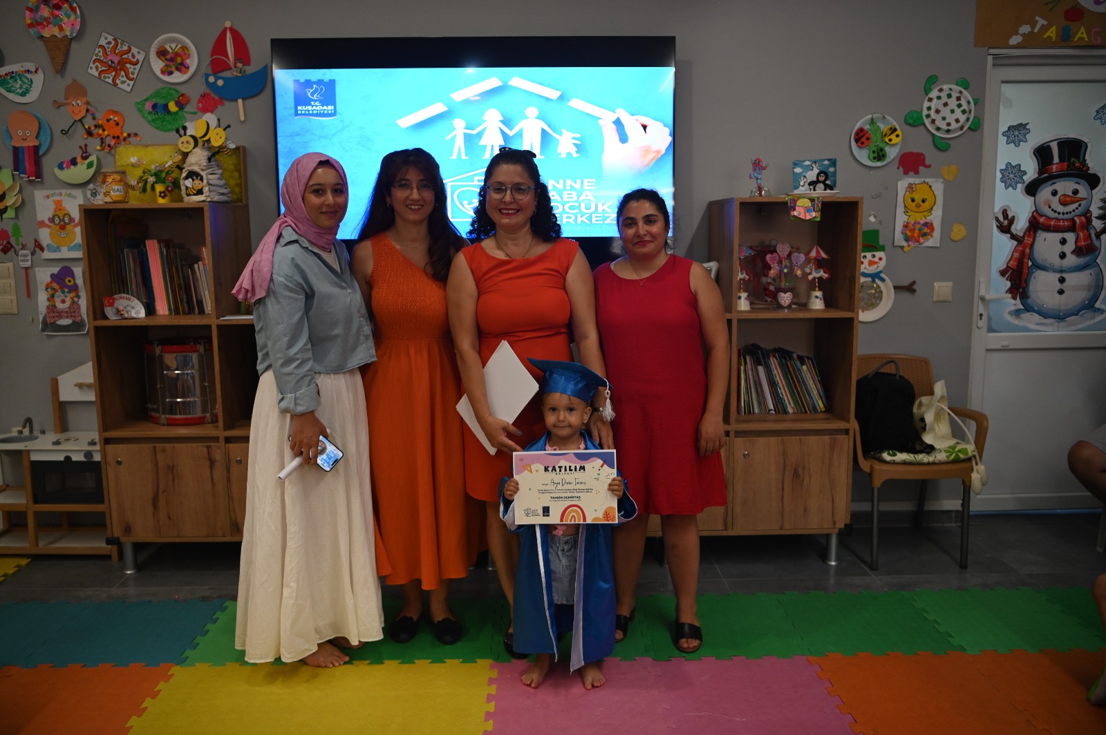 ANNE BABA ÇOCUK MERKEZİ’NDE MİNİKLER MEZUNİYET HEYECANI YAŞADI