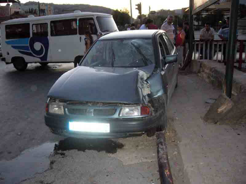 Sinyalizasyon sürücüleri şaşırttı: 1 yaralı