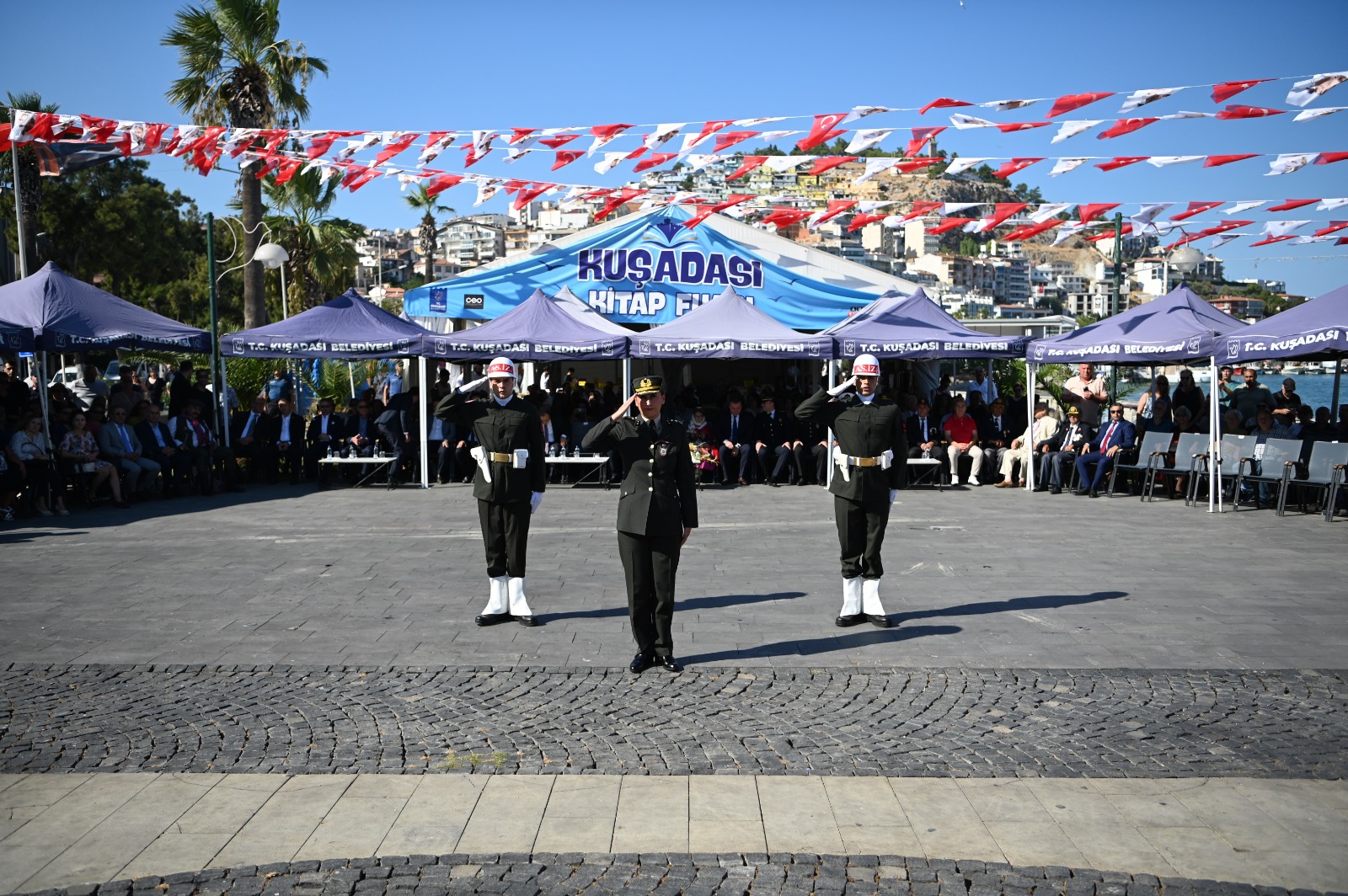 KUŞADASI’NIN KURTULUŞUNUN 104’ÜNCÜ YIL DÖNÜMÜ COŞKUYLA KUTLANDI