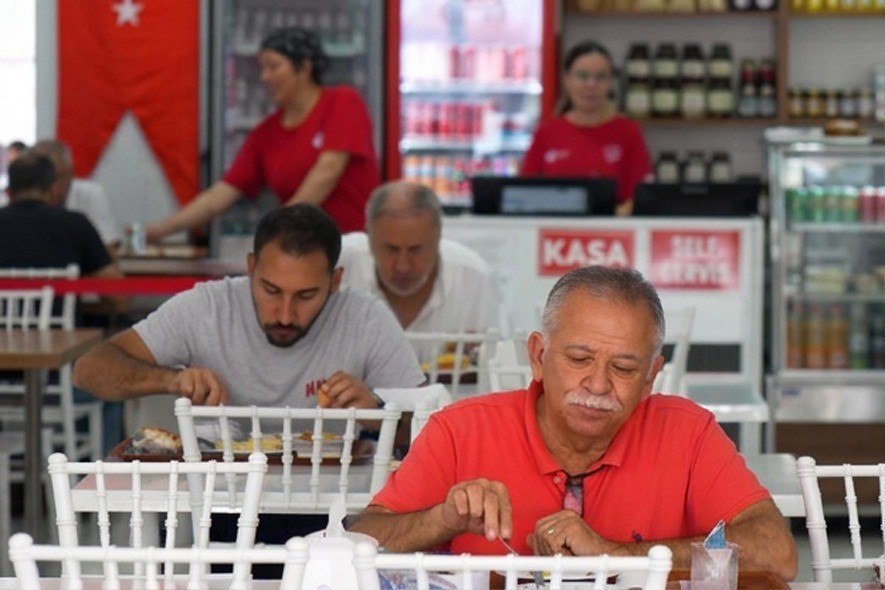 Efeler’de Kent Lokantası Vatandaşın Sofrasına Destek Oluyor