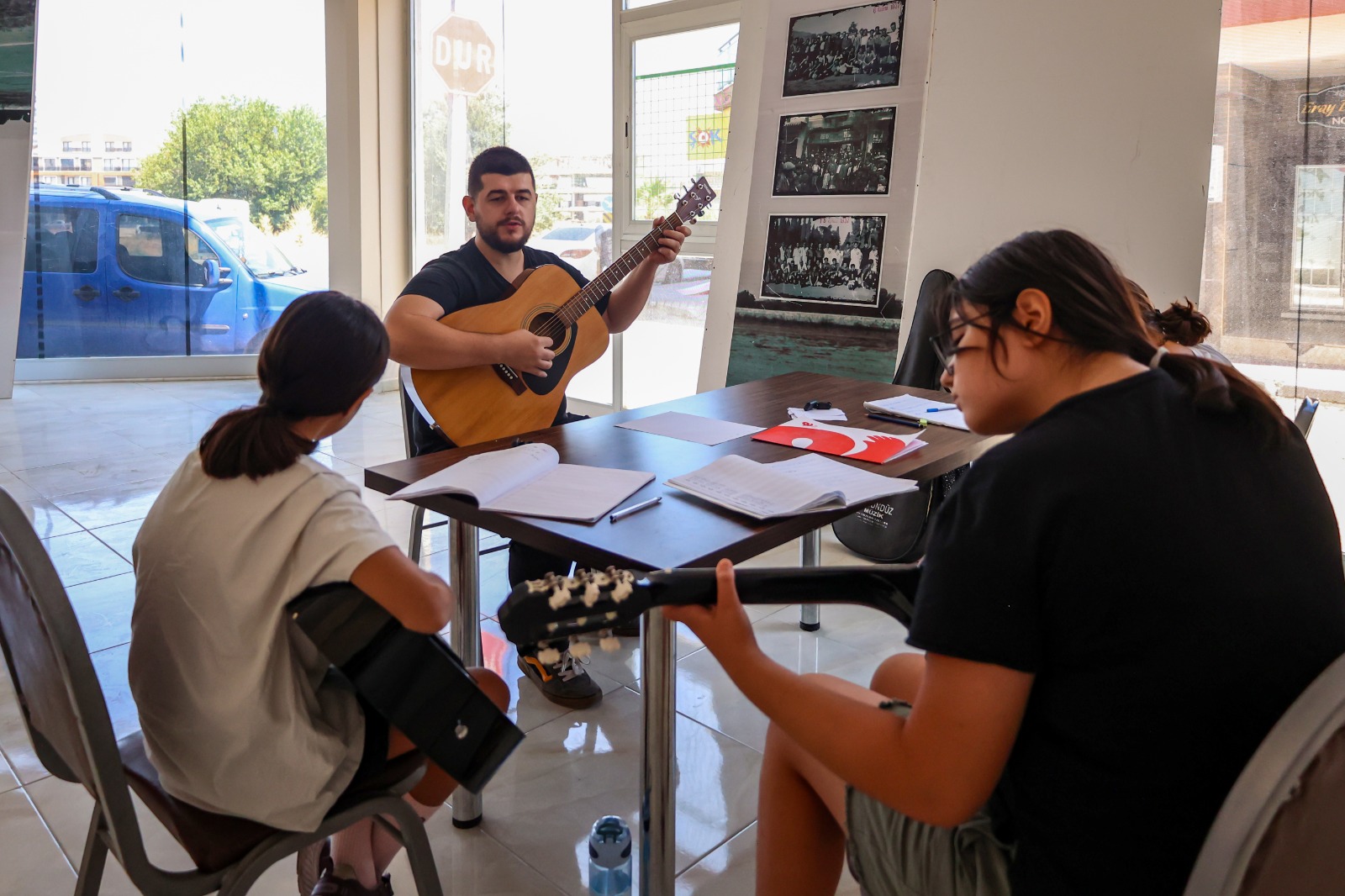 EFELER'DE MÜZİK AKADEMİSİ KURSLARI BAŞLIYOR