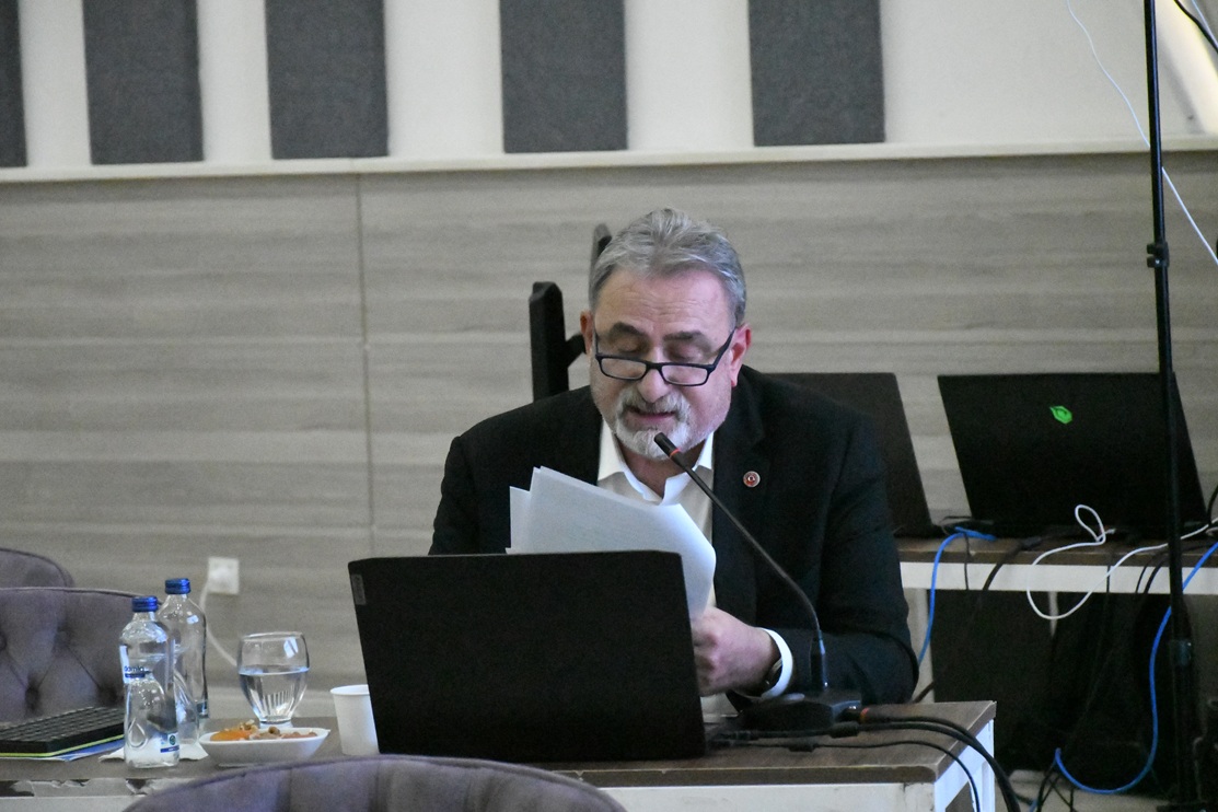 KUŞADASI’NIN GELECEĞİ İÇİN KRİTİK UYARI: “BÜYÜMENİN BEDELİNİ TARIM TOPRAKLARI ÖDEMEMELİ”