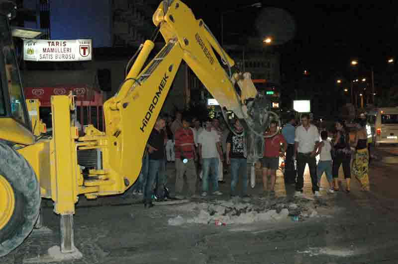 Kuşadası’ndaki elektrik krizi 30 saat sonra sona erdi