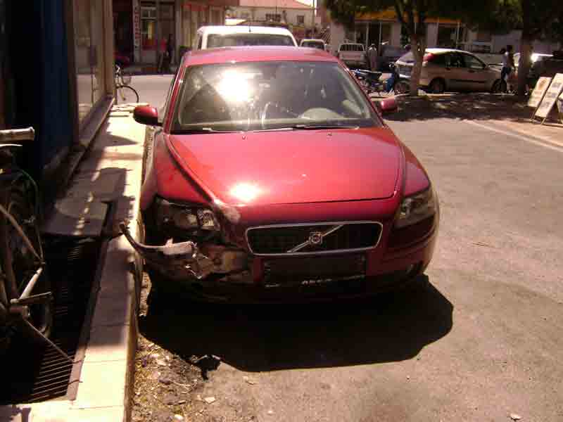 Çalıntı otomobil terkedilmiş olarak Söke’de bulundu