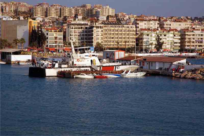 Kuşadası Körfezi’nde can pazarı