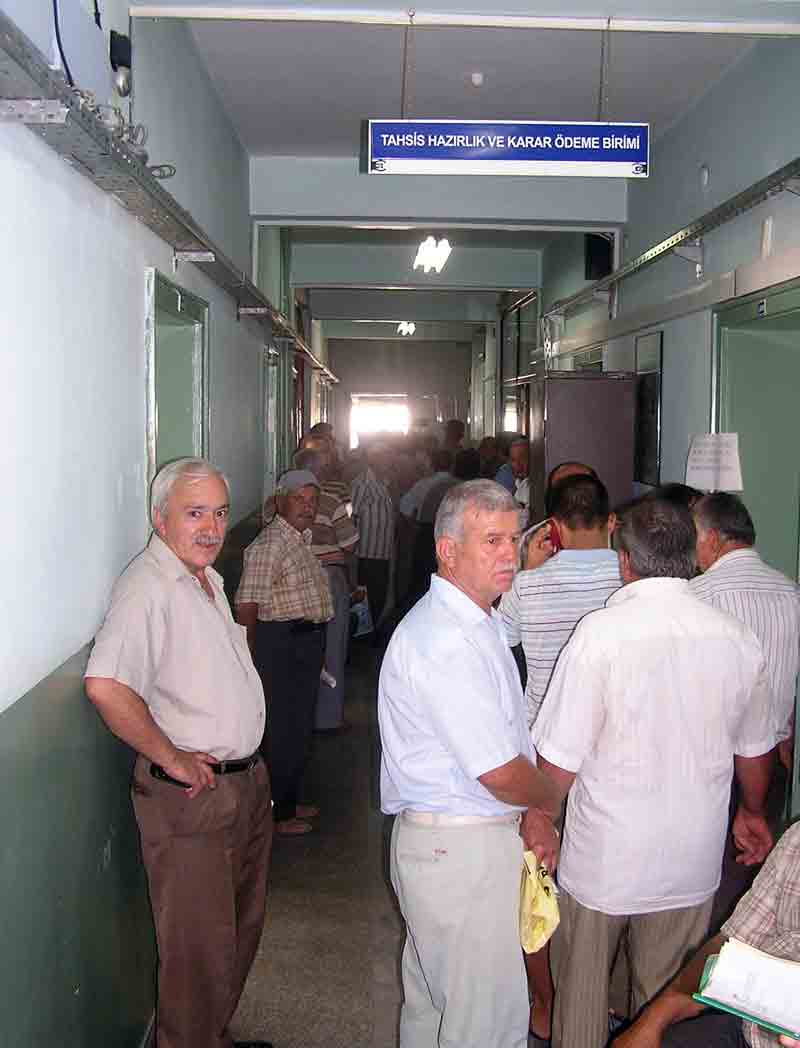 Aydın Sosyal Güvenlik Müdürlüğü’nde işlem yaptırmak işkenceye dönüştü