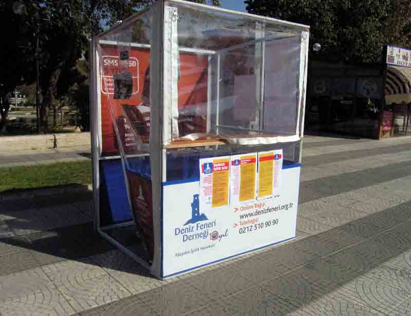 Aydın Belediyesi Deniz Feneri Derneği’nin standını kaldırdı