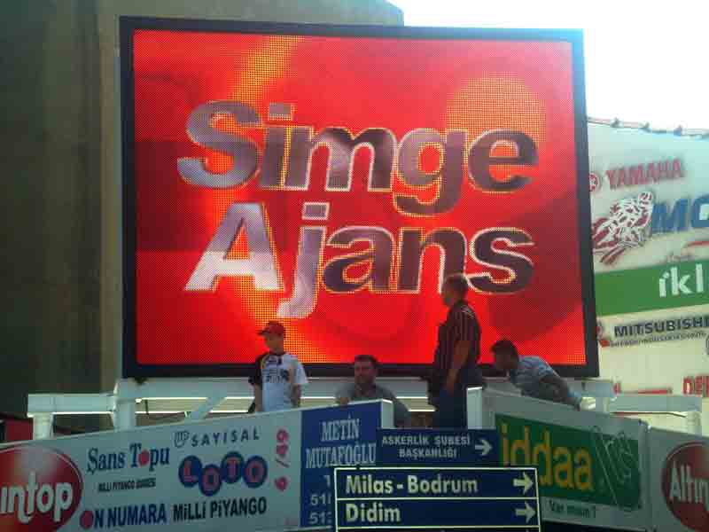 Dev ekran Demirköprü’yü şenlendirdi