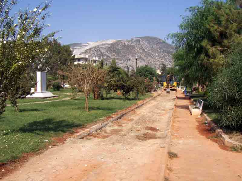 Uğur Mumcu Parkı’nda yürüyüş parkuru yenileniyor