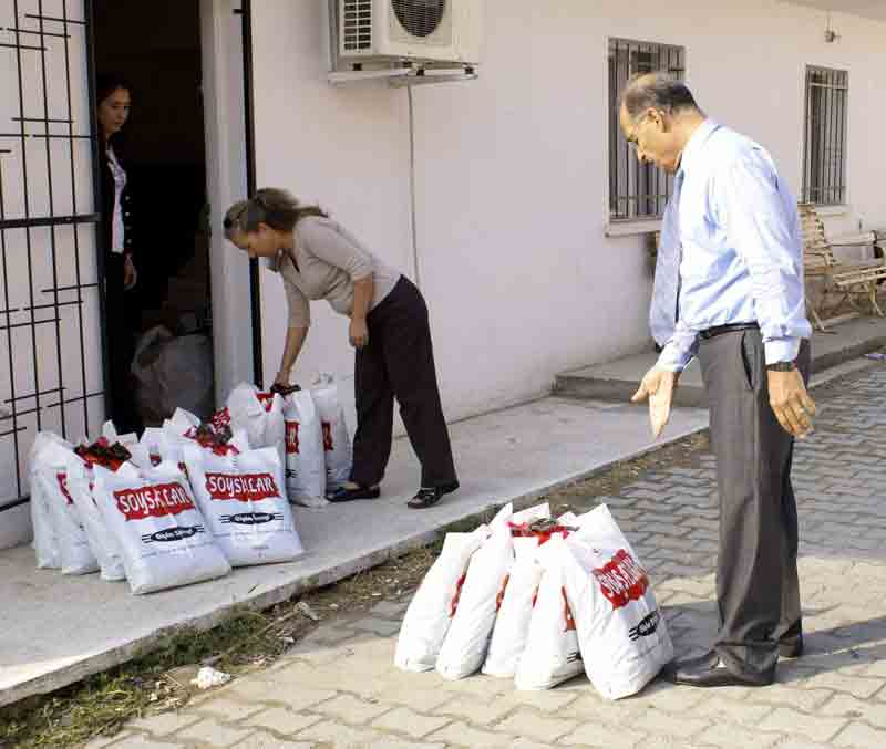 Kızılay 500 öğrenciyi giydirdi