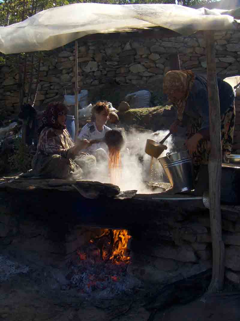 Anadolu’da şimdi üzüm pekmezi zamanı