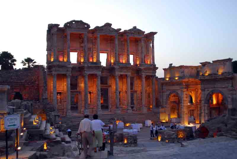 Yeni moda Efes Antik Kenti’nde Kongre