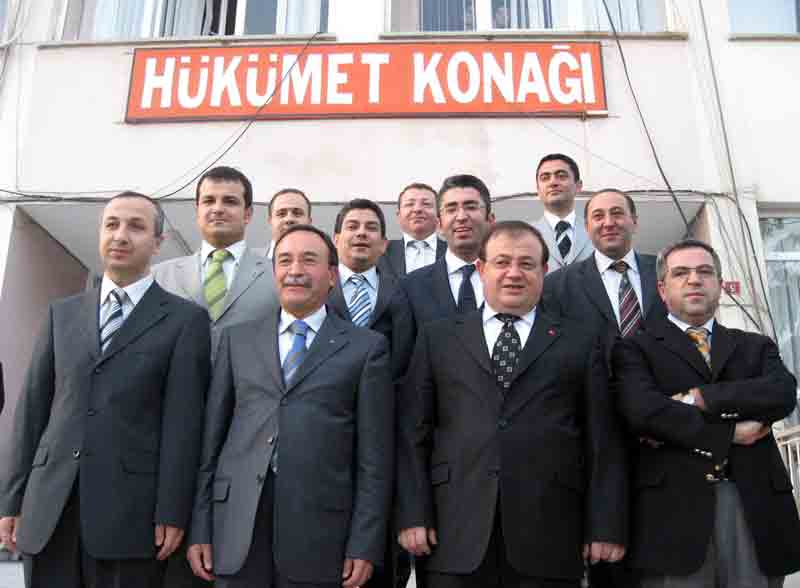 Eski Kaymakamlardan yeni Kaymakamlara ‘Hoş Geldin’ ziyareti