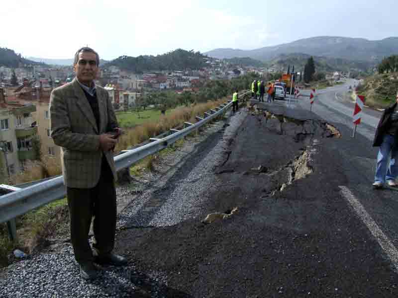 Oldu bittiye getirilen bir yolda daha göçmeler meydana geldi