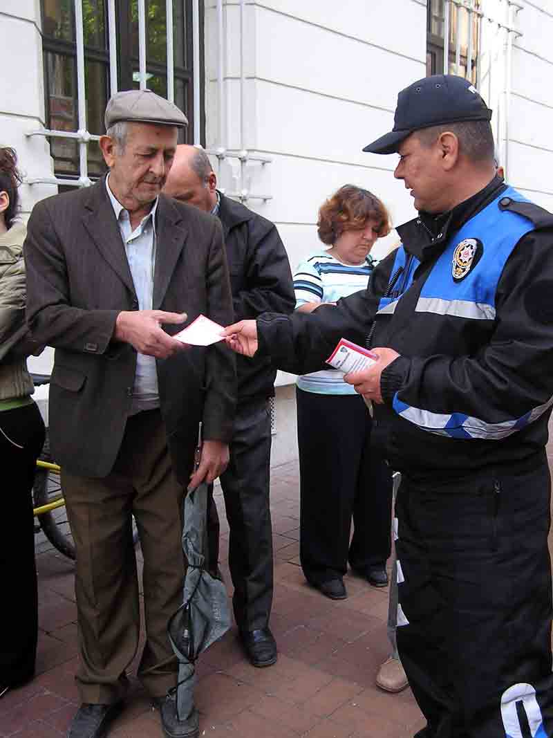 Toplum polisi emeklileri uyardı