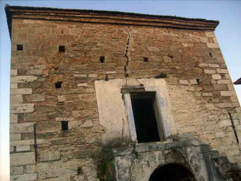 Tarihi kilise yıkılma tehlikesiyle karşı karşıya