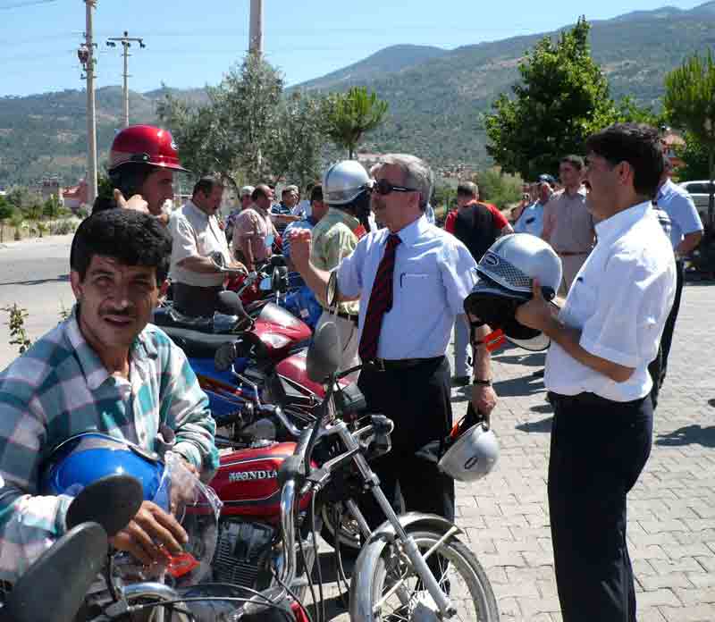 Kask uyarısı