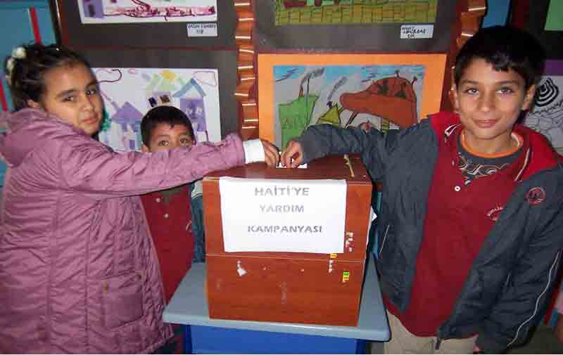 HAİTİYE YARDIM ELİ