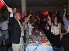 CHP seçim öncesi moral depoladı