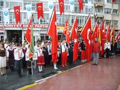 19 Mayıs kutlamaları yağmura takıldı