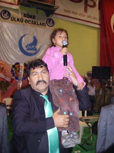 Minik Fatma herkesi duygulandırdı