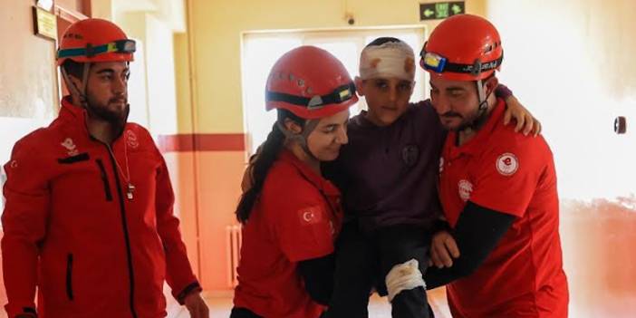 EFELER BELEDİYESİ’NİN KAHRAMANLARINDAN MİNİKLERE AFET EĞİTİMİ