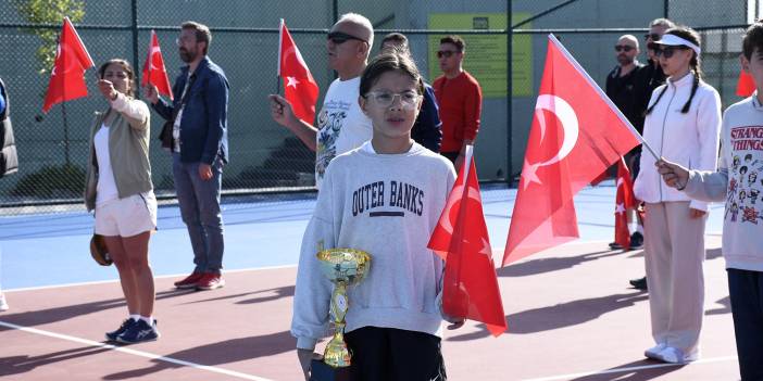 TENİS KULÜBÜ’NDE ULUSAL EGEMENLİK KUPASI HEYECANI YAŞANIYOR