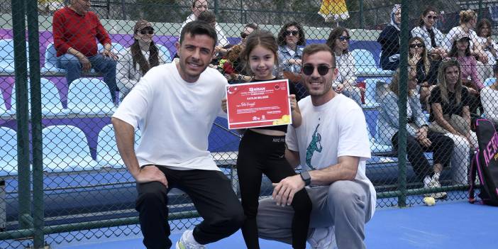 MİNİK TENİSÇİLER 23 NİSAN KUPASI İÇİN KIYASIYA MÜCADELEYE BAŞLADI