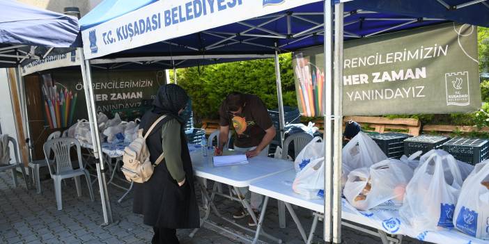 KUŞADALI ÇOCUKLAR BESLENME ÇANTASI DESTEĞİ İLE OKULA MUTLU BAŞLIYOR