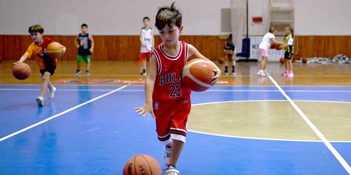 KUŞADASI’NDA MİNİKLER İÇİN YAZ DEMEK, SPOR DEMEK