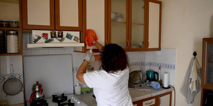 KUŞADASI BELEDİYESİ’NİN EVDE BAKIM BİRİMİ YAŞAMLARI KOLAYLAŞTIRIYOR