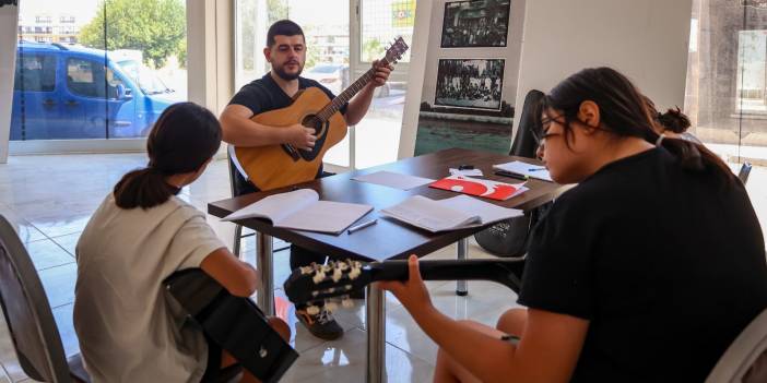 EFELER'DE MÜZİK AKADEMİSİ KURSLARI BAŞLIYOR