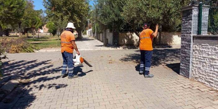 Efeler’de Temizlik Mesaisi Sürüyor