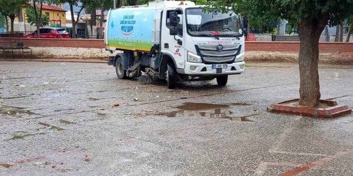 Efeler Belediyesi Semt Pazarlarında Temizlik Çalışması Yaptı