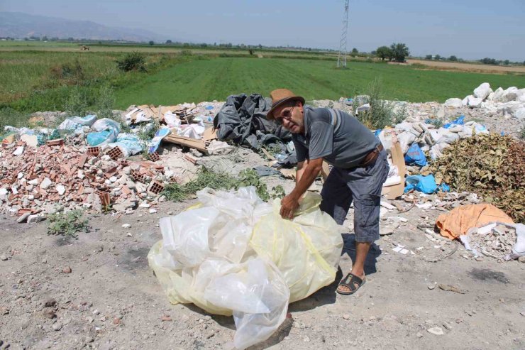 Topladığı çöpleri geri dönüşüme kazandırıyor