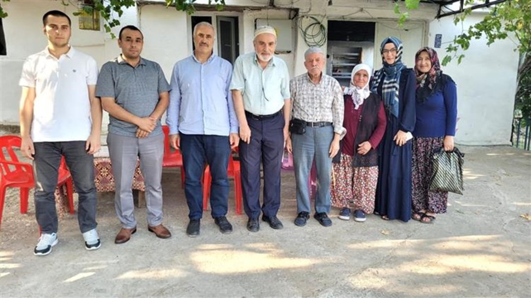 Bozdoğan İlçe Müftüsü Yıldırım, yurda dönen hacılarla görüştü