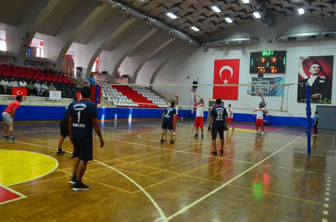 Aydın’da 15 Temmuz Voleybol Turnuvası başladı