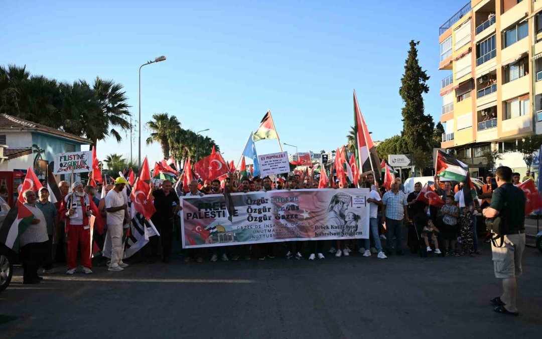 Kuşadası’ndan Gazze’ye destek yürüyüşü