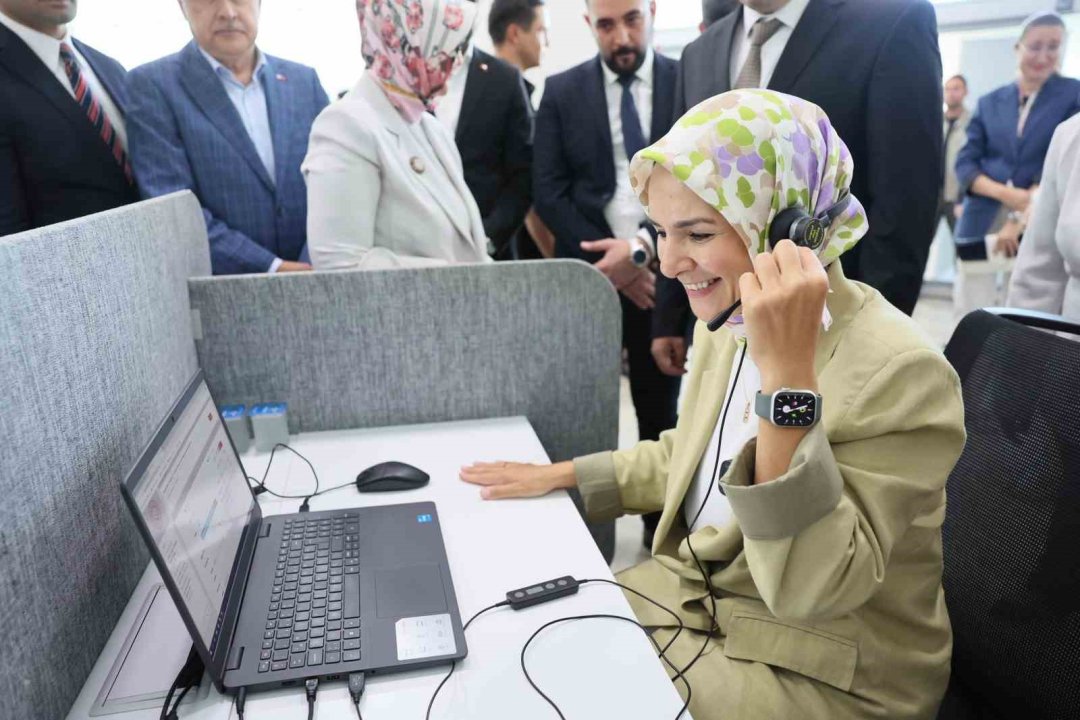 Bakan Göktaş çağrı merkezini arayan gencin nikahına katılacak