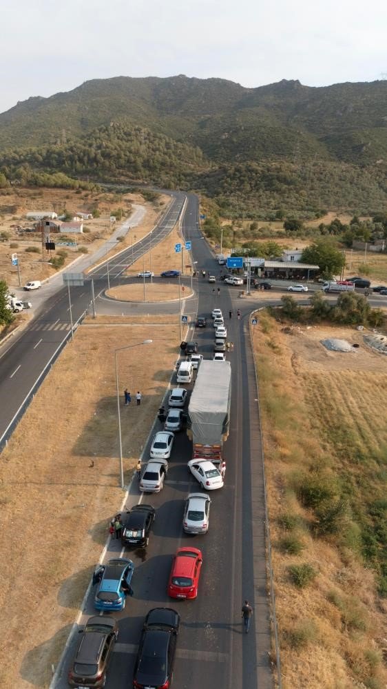 Yangın nedeniyle trafiğe kapatılan Aydın-Mğla Karayolu açıldı