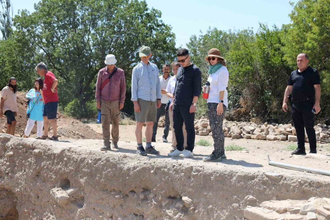 Karacasu Kaymakamı Gündoğdu, Afrodisias’ta incelemelerde bulundu